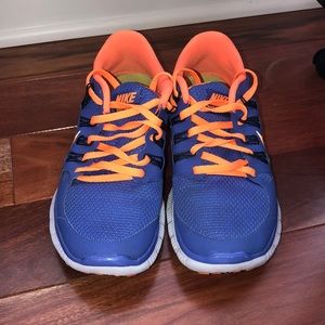 Nike sneakers free run size 7